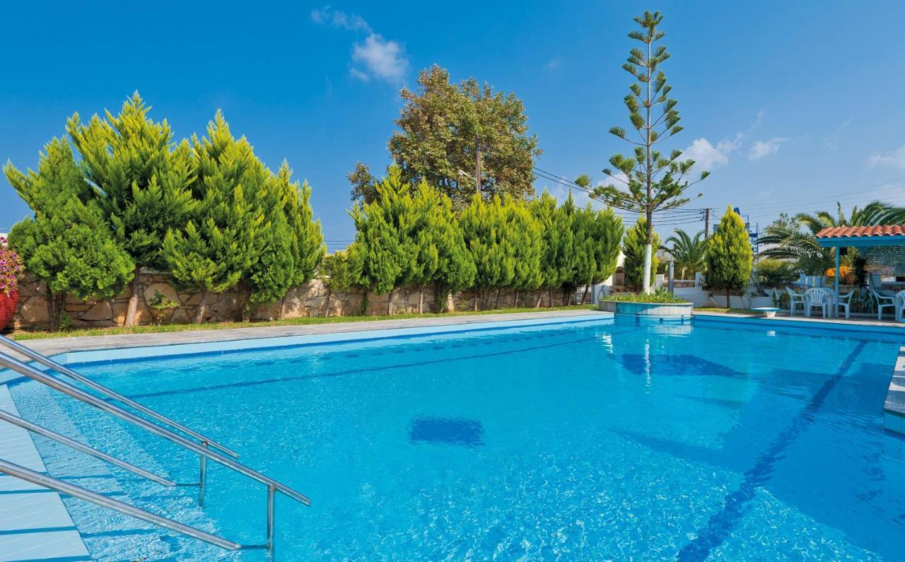 Hotel Koukouras Stalós Dış mekan fotoğraf