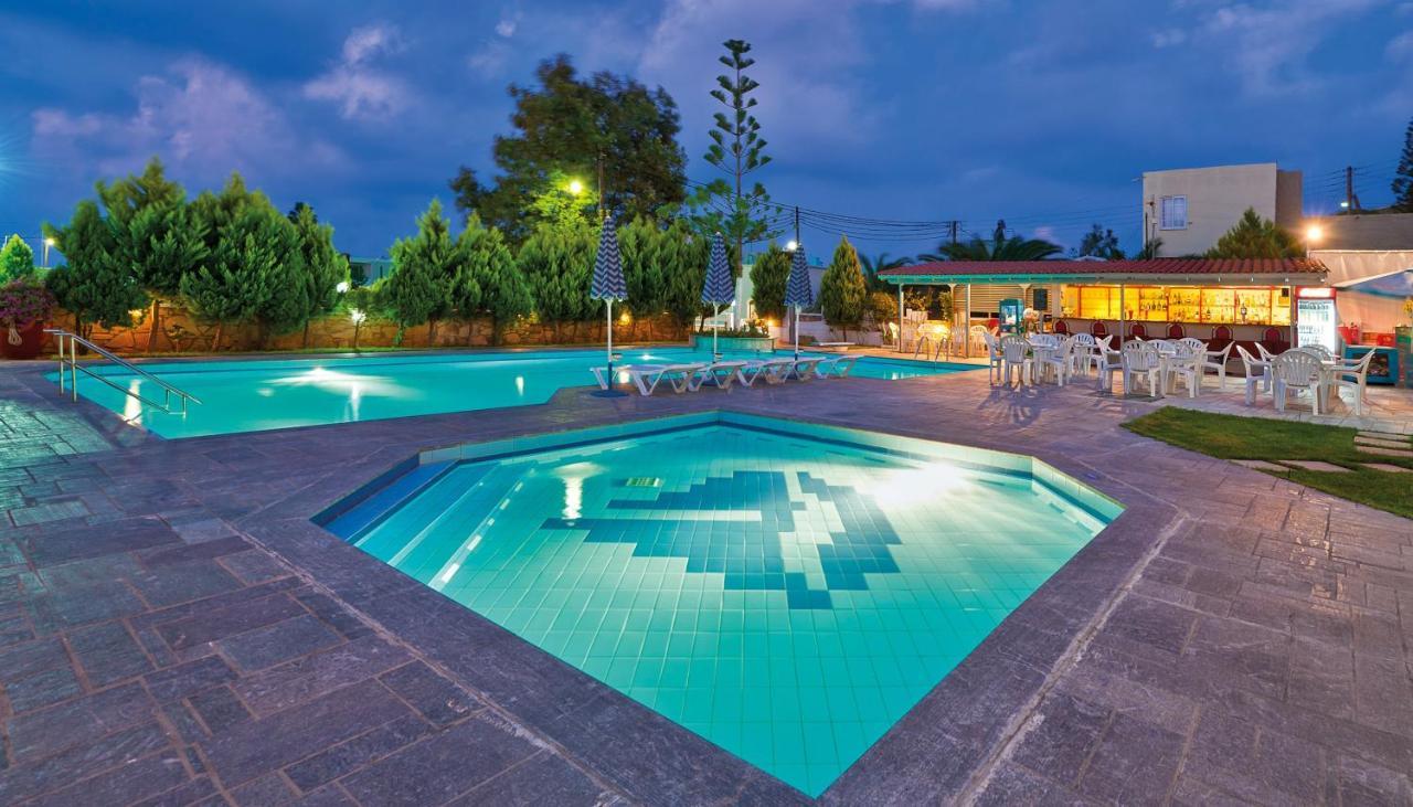 Hotel Koukouras Stalós Dış mekan fotoğraf