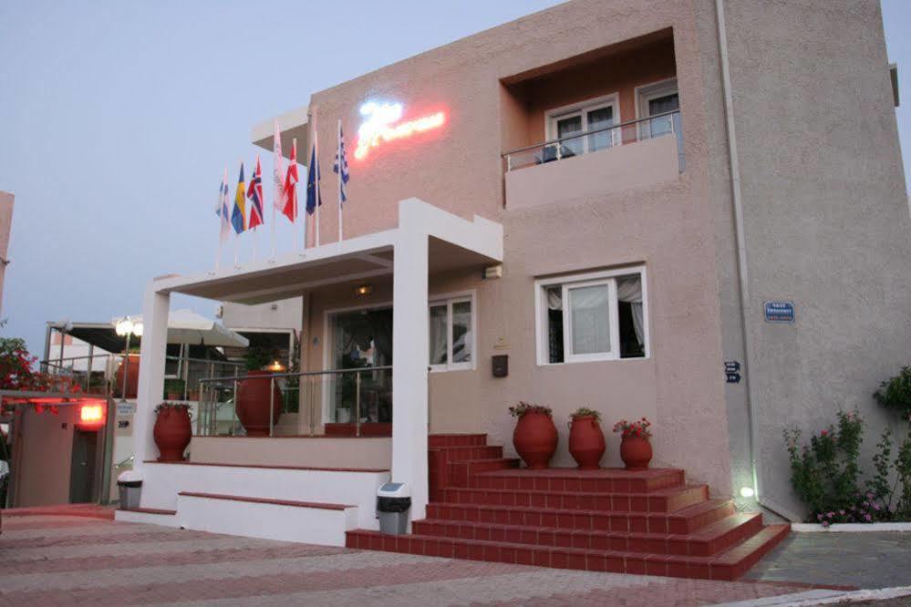 Hotel Koukouras Stalós Dış mekan fotoğraf